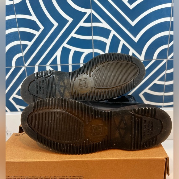 Dr. Martens- Flora Chelsea Black Polished Smooth - Picture 5 of 5